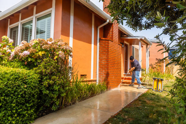 Best Garage Pressure Washing  in Aztec, NM